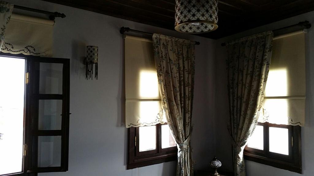 Faik Bey Konagi Panzió Golyazi Kültér fotó